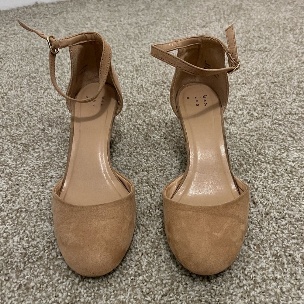 Nude wedged heel